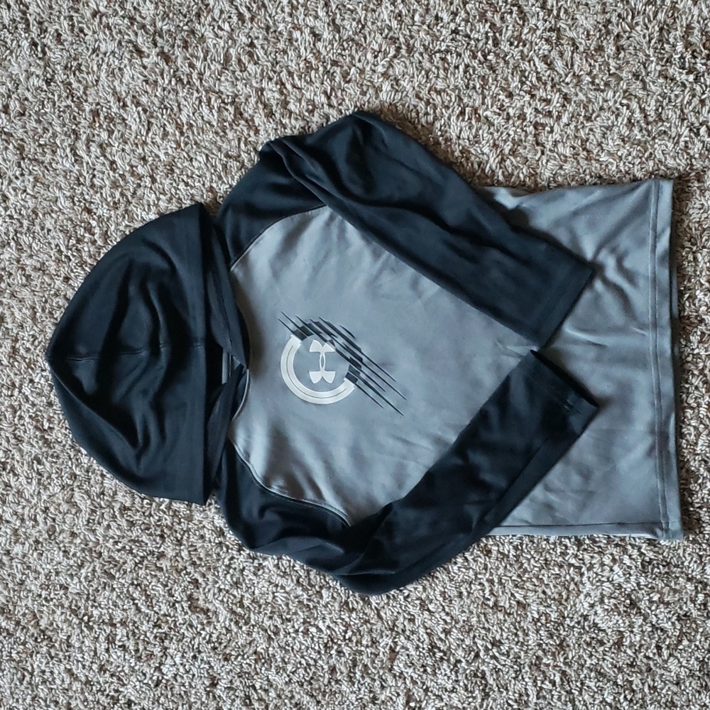 Under armour heat gear long sleeve shirt
